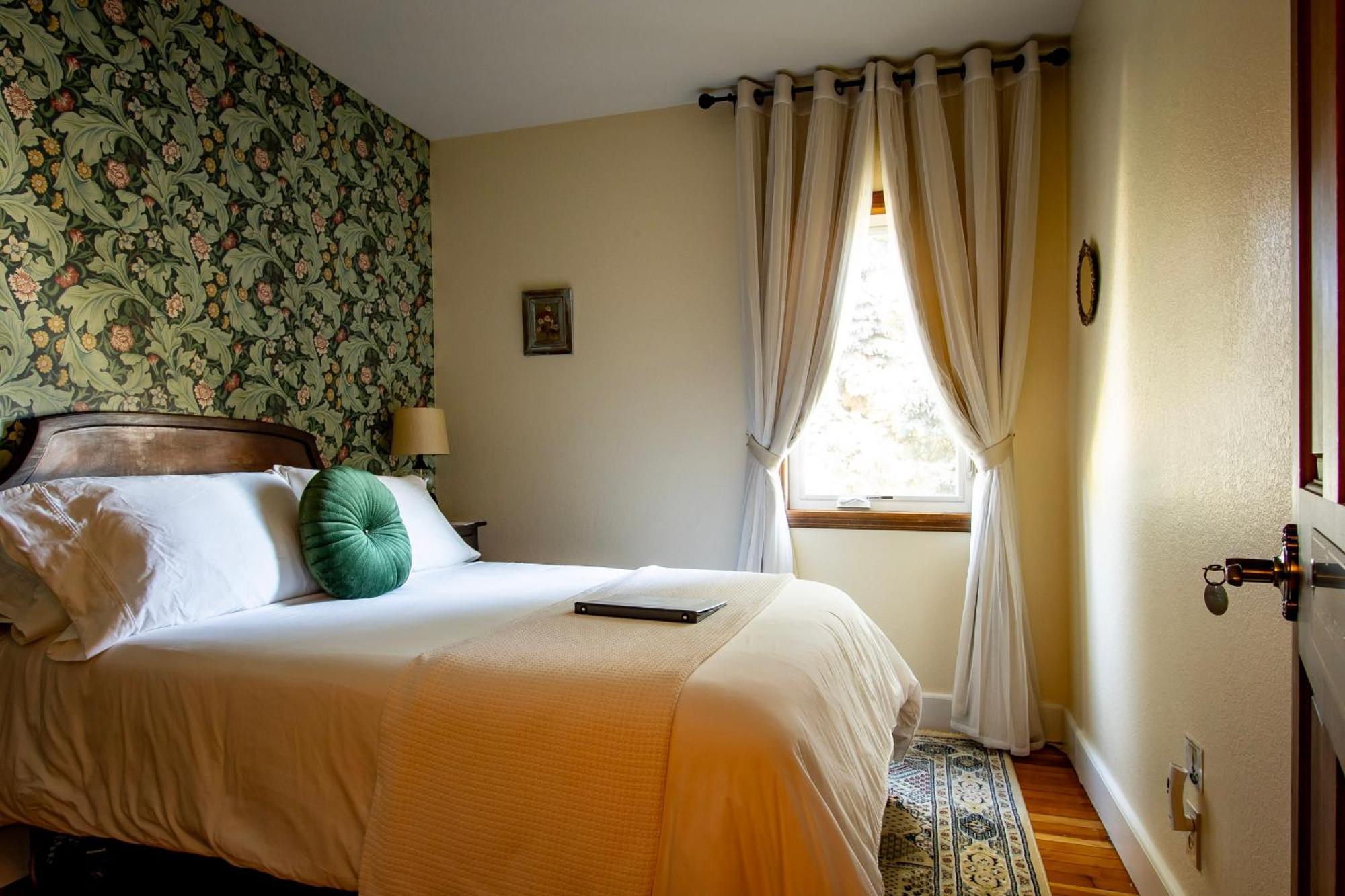Historic Hotel Пакууд Екстериор снимка